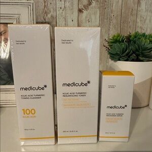 Medicine Skincare Set with Kojic Acid - never opened